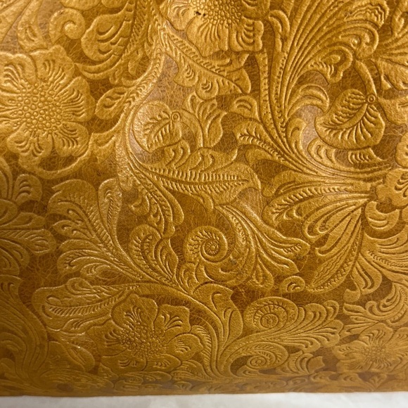 Steven By Steve Madden Embossed Mustard Colored leather Shoulder Bag - Picture 2 of 16